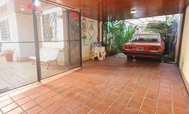 Dos Casas con Gran Potencial en Lote de 300 m² en el Corazón de Vicente López- En Venta