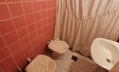 Dos Casas con Gran Potencial en Lote de 300 m² en el Corazón de Vicente López- En Venta