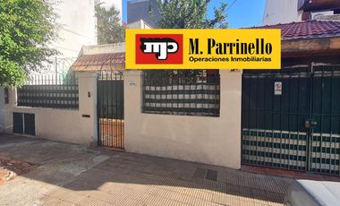 Dos Casas con Gran Potencial en Lote de 300 m² en el Corazón de Vicente López- En Venta