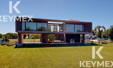 Casa en Area 60 La Victoria