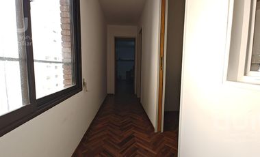 Departamento con cochera en Nueva Cordoba de 60m2, Rondeau casi Balcarce piso 5to!