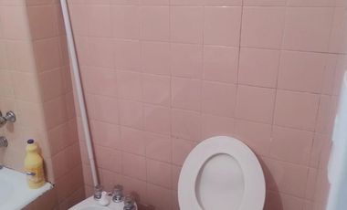 LUMINOSO MONOAMBIENTE  c/ Baño Completo  y Balcon  al frente    cerca de todo