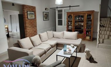 EN VENTA casa en Bº Los olivos, General Roca.