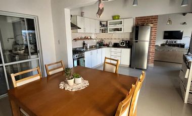 EN VENTA casa en Bº Los olivos, General Roca.