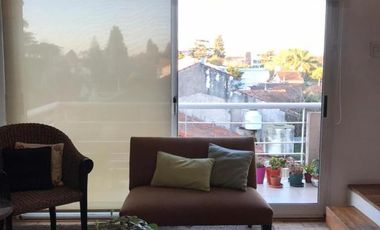 Departamento 3 ambientes en complejo de categoría. Cochera. Baulera. Terraza propia. - Olivos