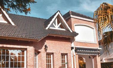 Casa a la venta  en country Banco Provincia