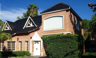 Casa a la venta  en country Banco Provincia