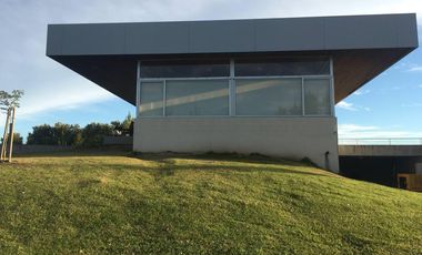 Casa a la laguna-Barrio San Matías, Escobar- 4 dormitorios