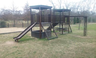 Casa a la laguna-Barrio San Matías, Escobar- 4 dormitorios