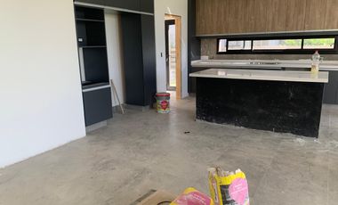 Casa a la laguna-Barrio San Matías, Escobar- 4 dormitorios