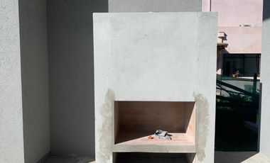 Casa a la laguna-Barrio San Matías, Escobar- 4 dormitorios