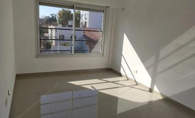 Departamento en alquiler - 3 Dormitorios 2 Baños - Saavedra