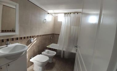 Departamento en alquiler - 3 Dormitorios 2 Baños - Saavedra