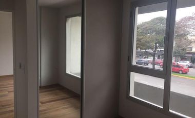 Departamento con cochera - La Lucila