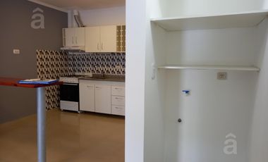 Alquiler en Villa Ballester- Dos Ambientes con Cochera-Muy luminoso.