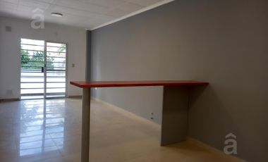 Alquiler en Villa Ballester- Dos Ambientes con Cochera-Muy luminoso.