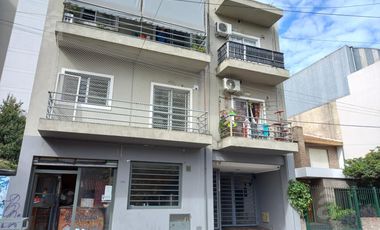 Alquiler en Villa Ballester- Dos Ambientes con Cochera-Muy luminoso.