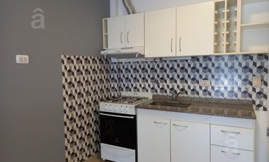 Alquiler en Villa Ballester- Dos Ambientes con Cochera-Muy luminoso.