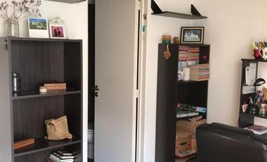 Departamento 3 ambientes en complejo de categoría. Cochera. Baulera. Terraza propia. - Olivos