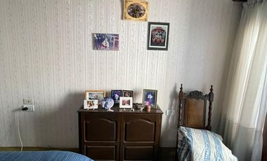 Casa en  venta de 4 ambientes con dos locales - Villa Dominico