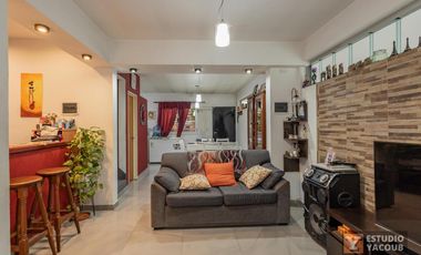 PH en venta - 4 Dormitorios 3 Baños - Cochera - 180Mts2 - San Carlos, La Plata