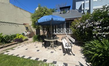 VENTA CASA, GRAN JARDIN/QUINCHO, EN EL CORAZON FLORIDA M