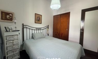 VENTA CASA, GRAN JARDIN/QUINCHO, EN EL CORAZON FLORIDA M