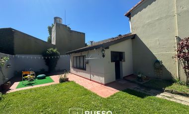 VENTA CASA, GRAN JARDIN/QUINCHO, EN EL CORAZON FLORIDA M