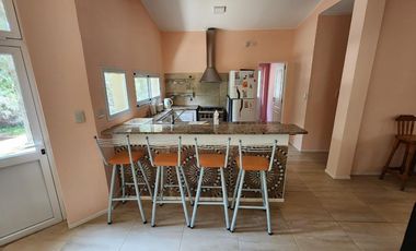 Casa en venta - 4 Dormitorios 2 Baños - Cocheras - 1000Mts2 - Residencial I