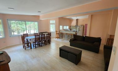 Casa en venta - 4 Dormitorios 2 Baños - Cocheras - 1000Mts2 - Residencial I