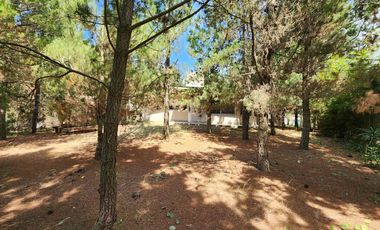 Casa en venta - 4 Dormitorios 2 Baños - Cocheras - 1000Mts2 - Residencial I