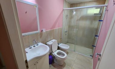 Casa en venta - 4 Dormitorios 2 Baños - Cocheras - 1000Mts2 - Residencial I