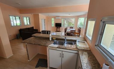 Casa en venta - 4 Dormitorios 2 Baños - Cocheras - 1000Mts2 - Residencial I