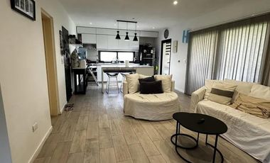 Casa en venta - 4 Dormitorios 2 Baños - Pilar