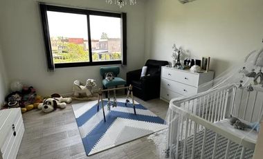 Casa en venta - 4 Dormitorios 2 Baños - Pilar