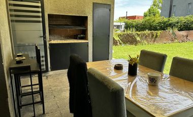 Casa en venta - 4 Dormitorios 2 Baños - Pilar