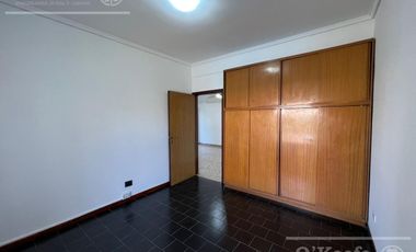 Casa en venta en Berazategui - 4 ambientes con pileta. APTO CREDITO!