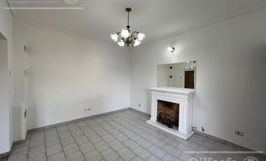 Casa en venta en Berazategui - 4 ambientes con pileta. APTO CREDITO!