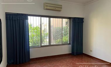 Casa en venta en Berazategui - 4 ambientes con pileta. APTO CREDITO!