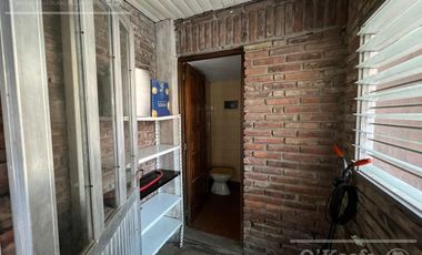 Casa en venta en Berazategui - 4 ambientes con pileta. APTO CREDITO!