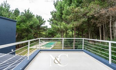 Casa en Venta en Costa Esmeralda con fondo libre