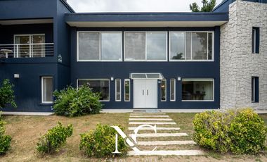 Casa en Venta en Costa Esmeralda con fondo libre