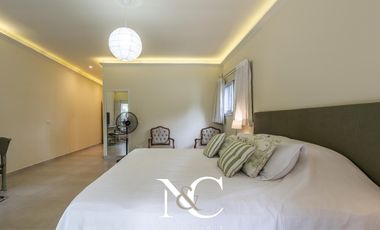 Casa en Venta en Costa Esmeralda con fondo libre