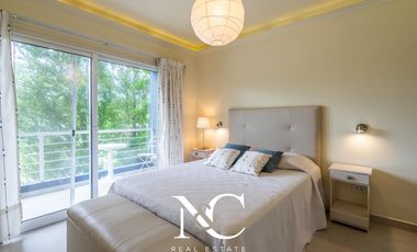 Casa en Venta en Costa Esmeralda con fondo libre