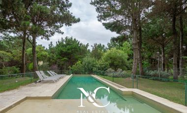 Casa en Venta en Costa Esmeralda con fondo libre