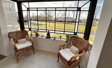 Casa con inmejorable vista al lago