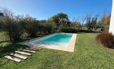 Casa con inmejorable vista al lago