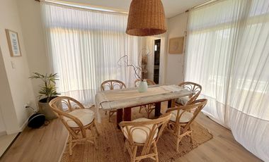 Casa con inmejorable vista al lago