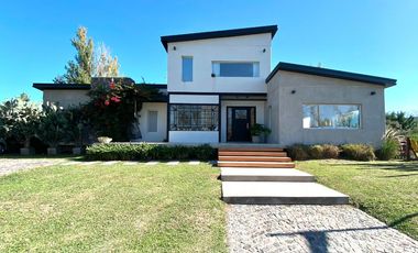 Casa con inmejorable vista al lago