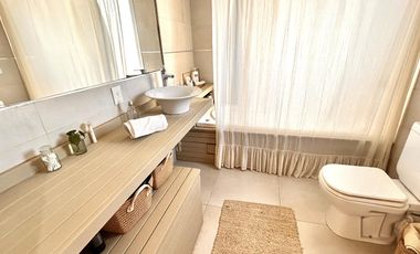 Casa con inmejorable vista al lago